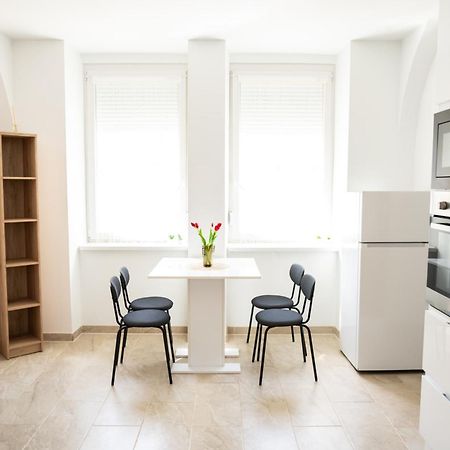 Winestone Corner Apartment Ντέμπρετσεν Εξωτερικό φωτογραφία