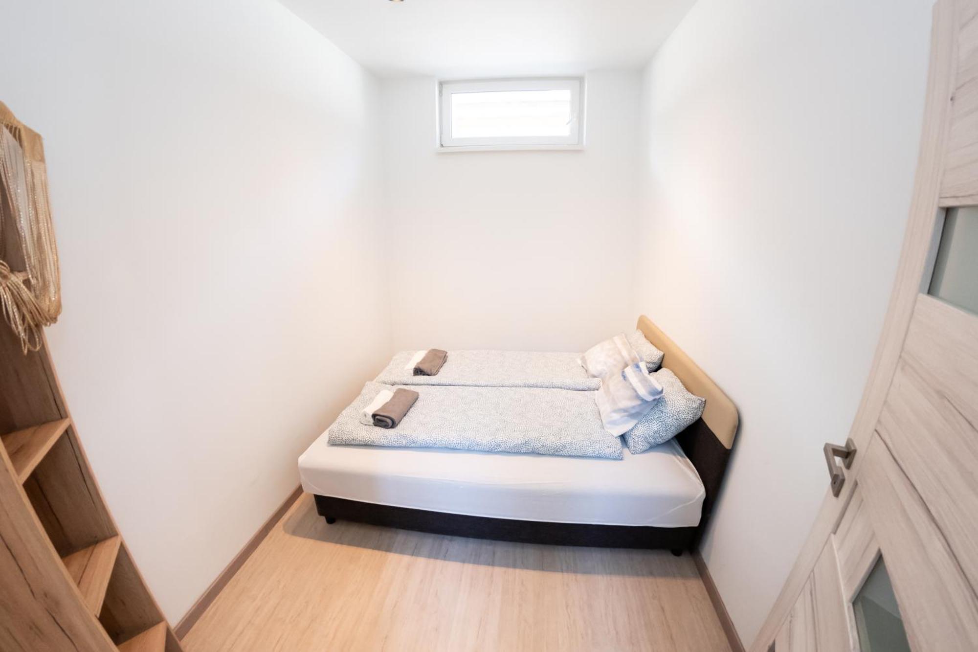 Winestone Corner Apartment Ντέμπρετσεν Εξωτερικό φωτογραφία
