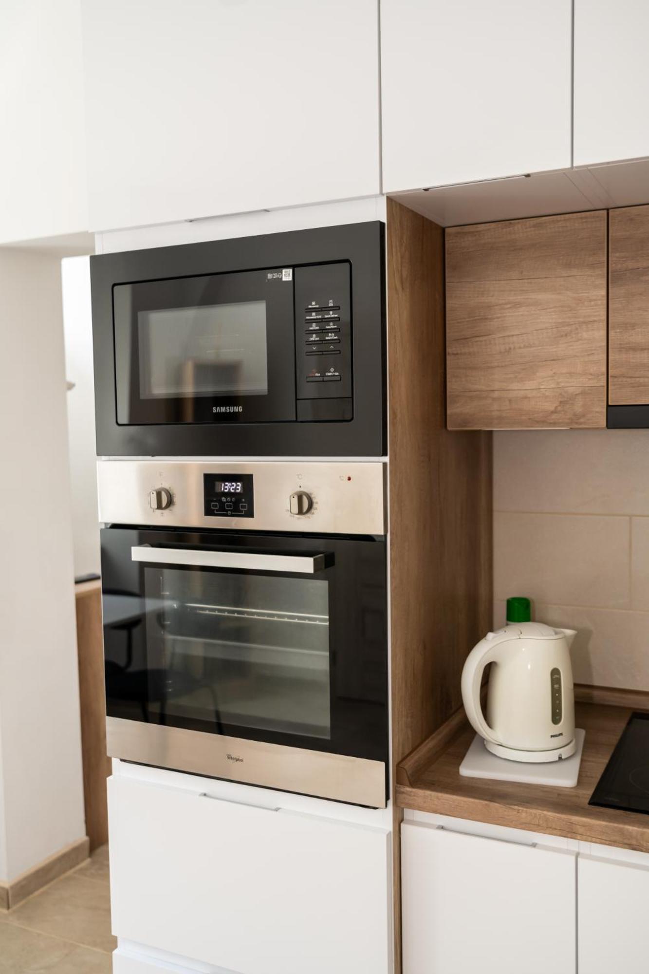 Winestone Corner Apartment Ντέμπρετσεν Εξωτερικό φωτογραφία